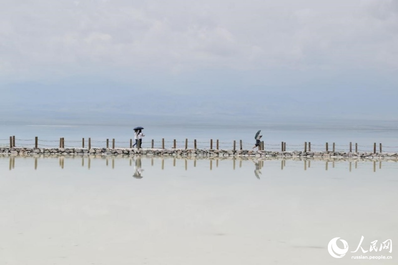 «Зеркало неба» Китая привлекает туристов со всей страны