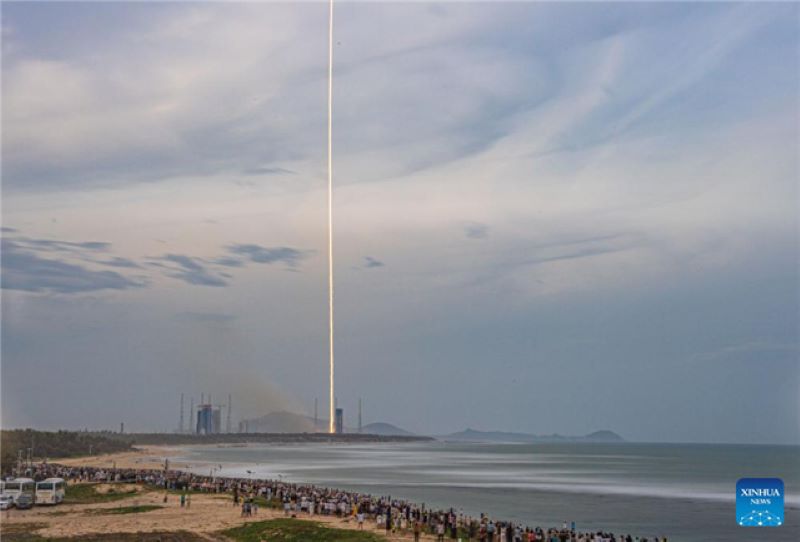 Китай запустил новую группу низкоорбитальных интернет-спутников