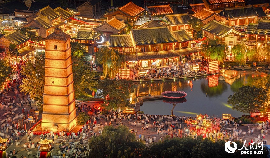 В Лояне наблюдается оживление летнего туристического рынка