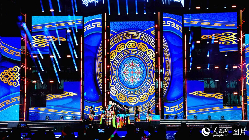 В провинции Цинхай открылся Фестиваль культуры и искусства тибетской одежды