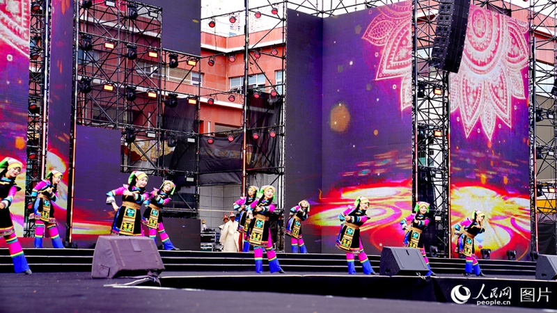 В провинции Цинхай открылся Фестиваль культуры и искусства тибетской одежды