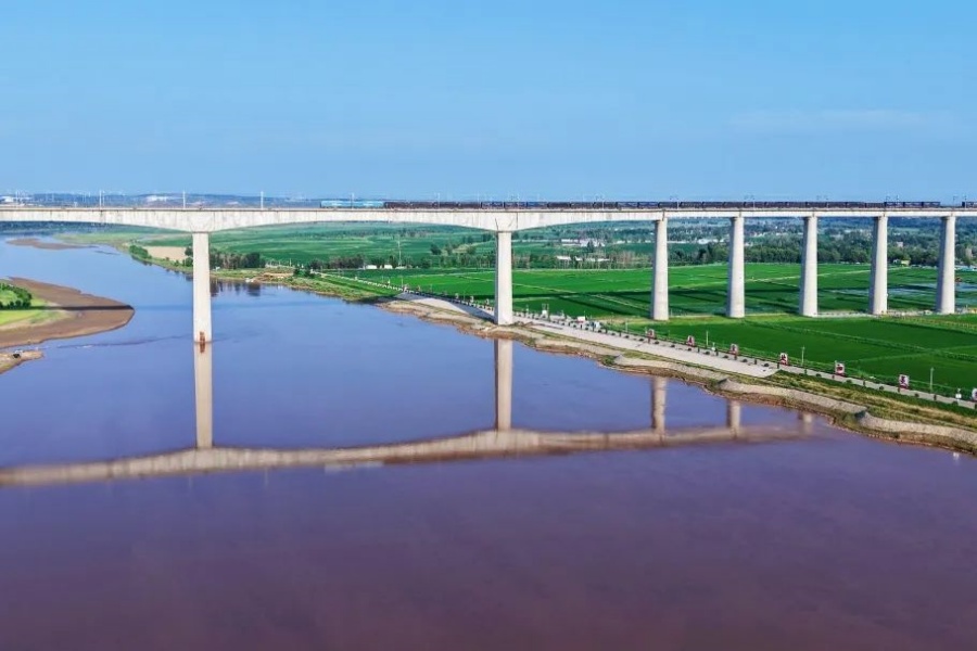 Красоты Северного Китая за окном поезда