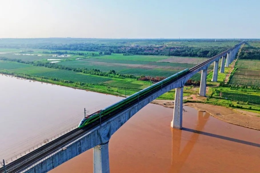 Красоты Северного Китая за окном поезда