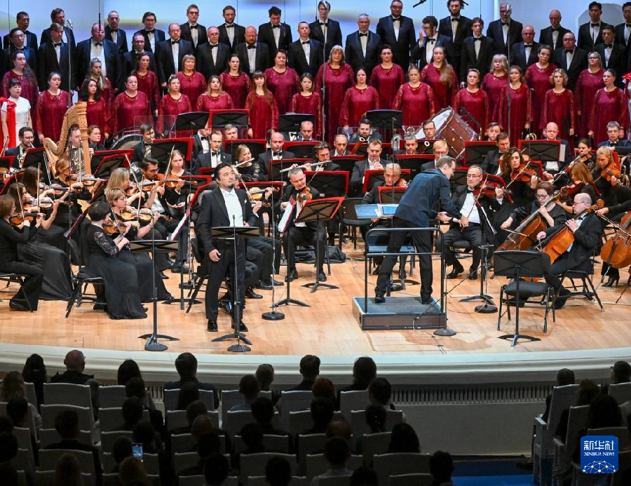 В Москве состоялся гала-концерт по случаю 80-летия Победы в Мировой антифашистской войне и 120-летия со дня рождения композитора Сянь Синхая