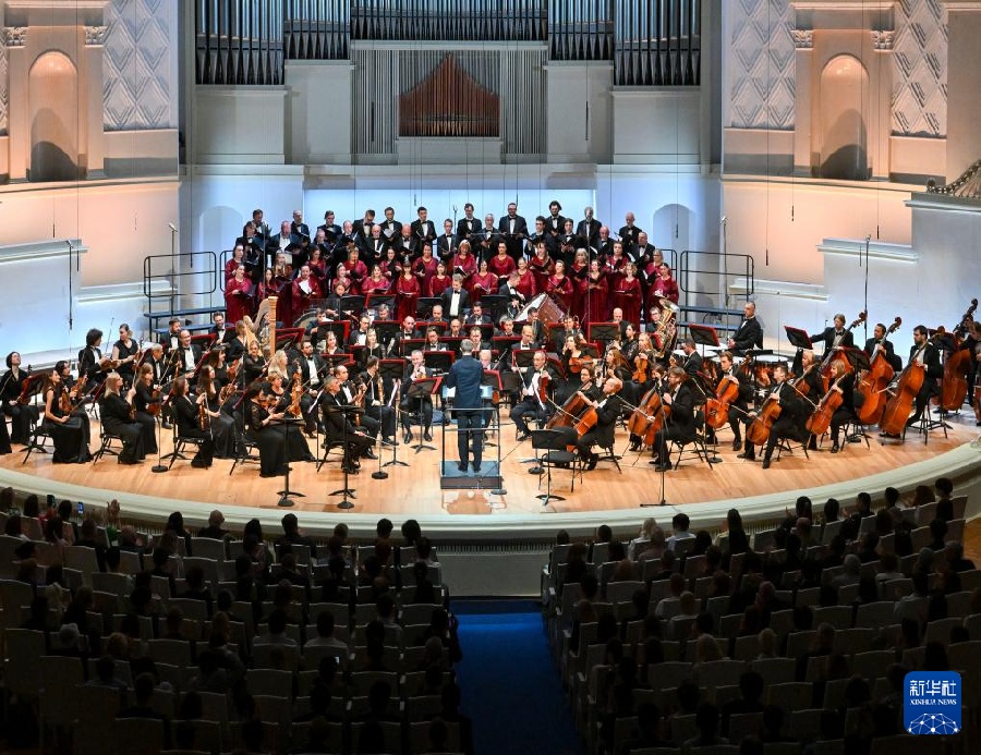В Москве состоялся гала-концерт по случаю 80-летия Победы в Мировой антифашистской войне и 120-летия со дня рождения композитора Сянь Синхая