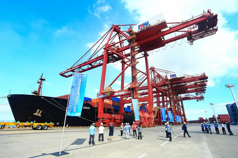 Всего за 18 дней в Европу: Первый арктический контейнерный маршрут Китай-Европа запущен из порта Нинбо-Чжоушань