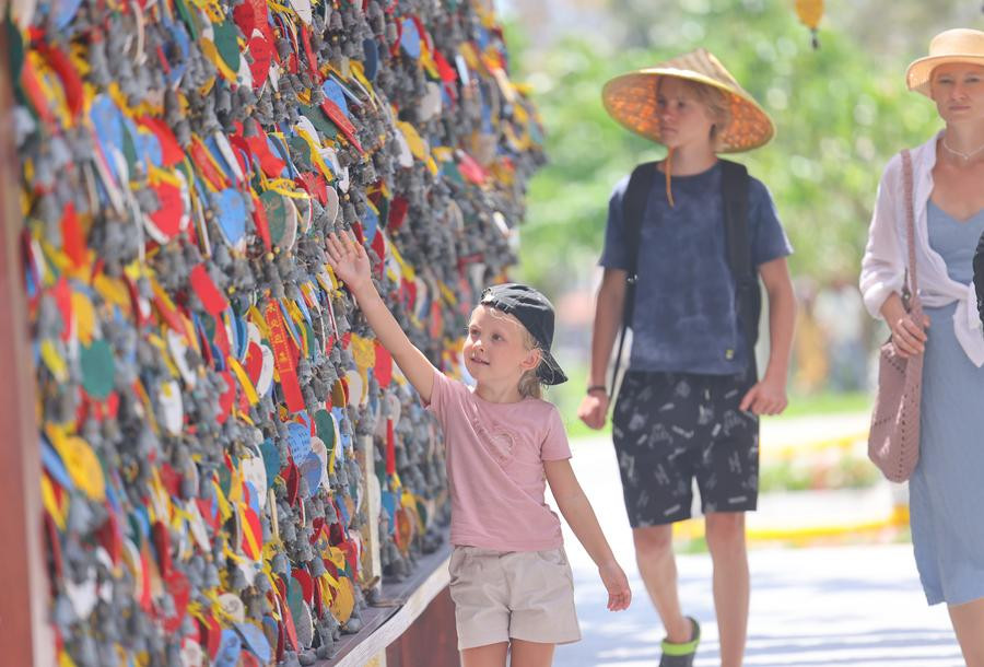 Китайский тропический курорт Санья встречает российских туристов с расширенным спектром услуг на русском языке