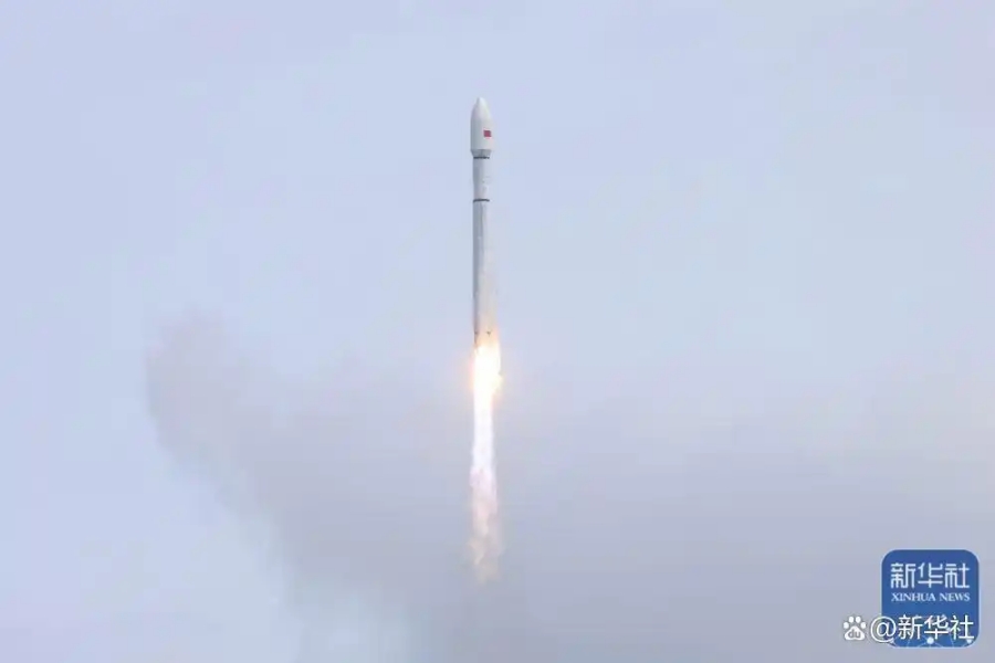 Китай запустил группу низкоорбитальных спутников