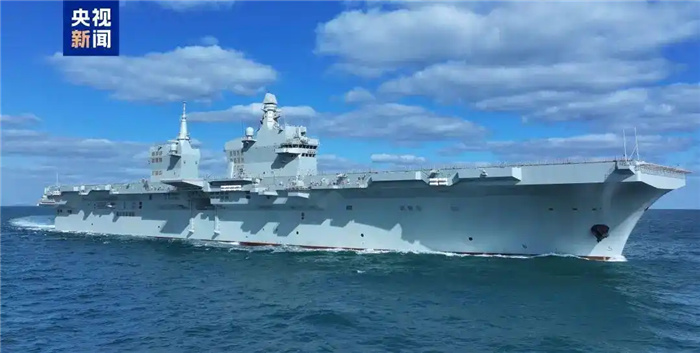 Первый китайский УДК типа 076 "Сычуань" завершил первые морские испытания