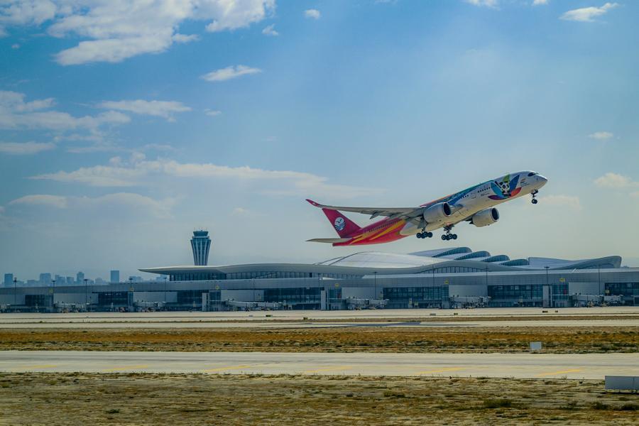 Из аэропорта г. Урумчи в Москву отправилась первая группа китайских туристов по безвизу