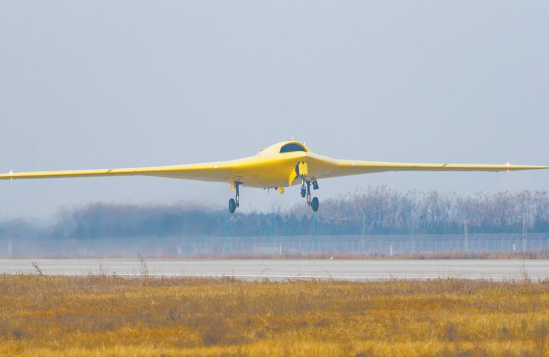 Беспилотник-невидимка «Цайхун-7» успешно совершил первый испытательный полет