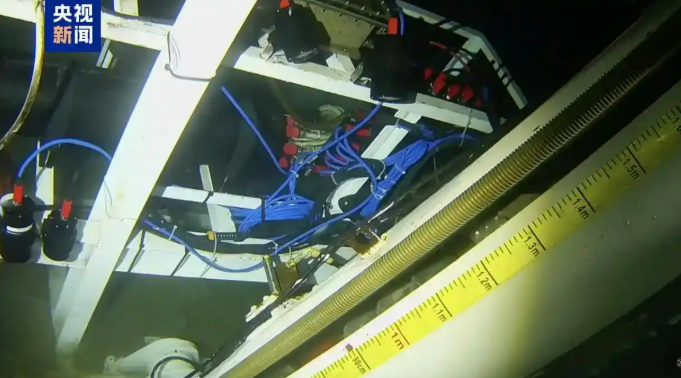 В Китае разработали первого робота для глубоководного бурения и мониторинга