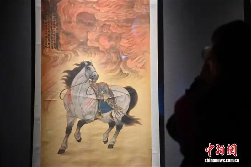 В Гуанчжоу открылась предновогодняя выставка, посвященная образу коня в искусстве