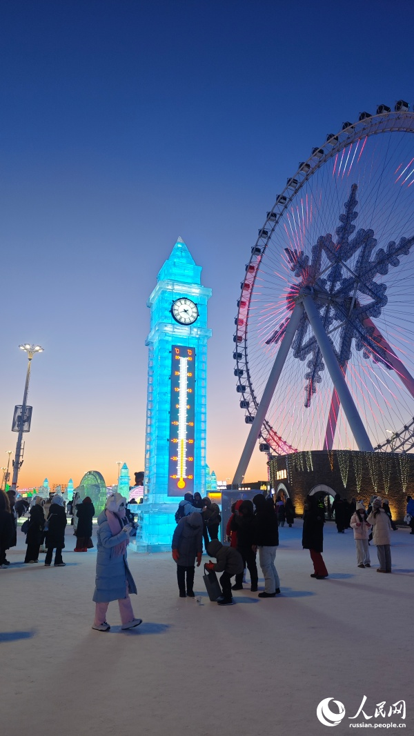 Большой мир льда и снега в Харбине приглашает всех желающих в сказочное путешествие