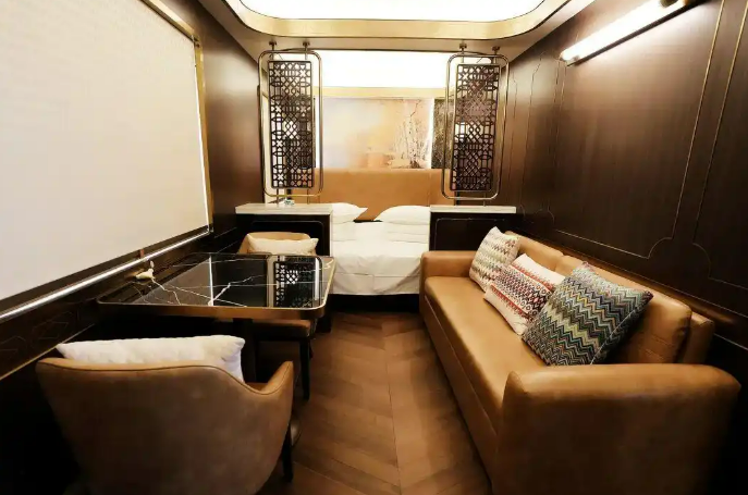 Синьцзян запускает новые туристические поезда в формате «отелей на колесах»