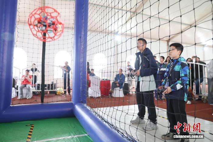 В Наньчане прошёл этап суперлиги Цзянси по дрон-футболу