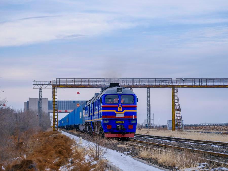 В январе-марте 2026 года внешнеторговый оборот через погранпереход Эрэн-Хото на севере Китая превысил 10 млрд юаней