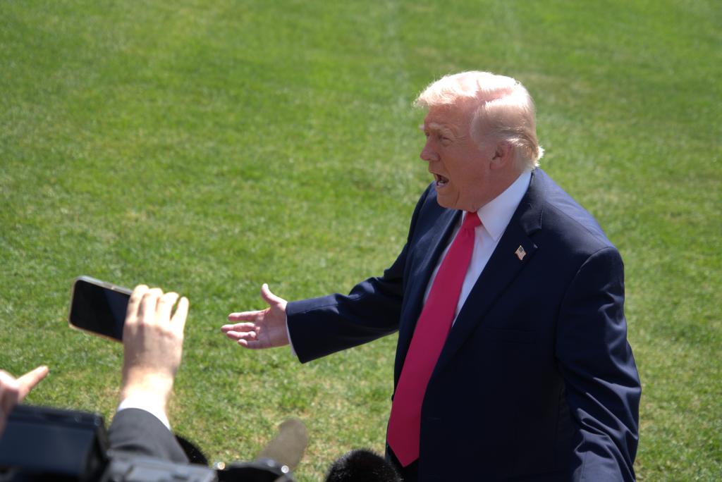 Рейтинг одобрения Д. Трампа в США опустился до нового минимума