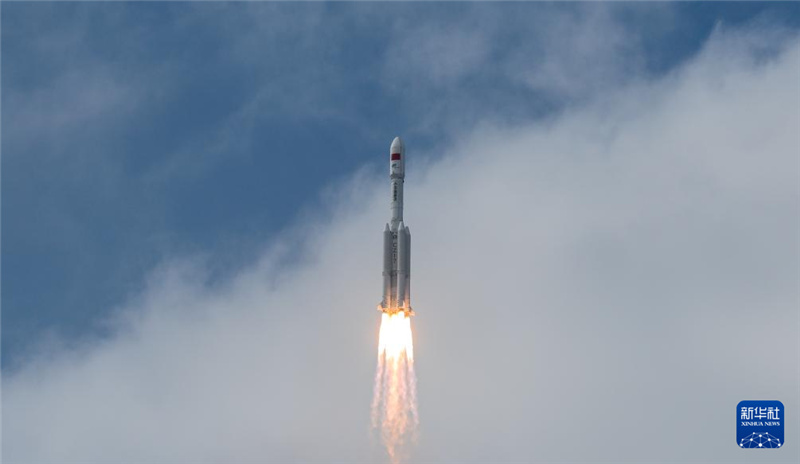 Китай запустил грузовой космический корабль "Тяньчжоу-10" для доставки припасов на космическую станцию
