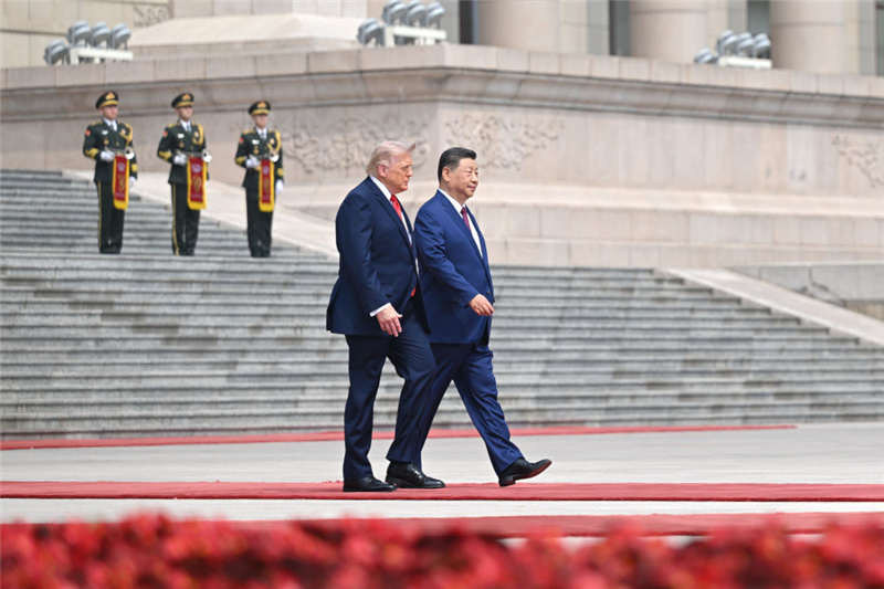 Си Цзиньпин проводит церемонию приветствия Д. Трампа