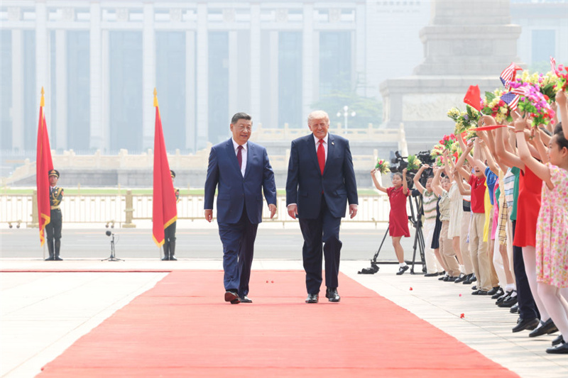 Си Цзиньпин проводит церемонию приветствия Д. Трампа