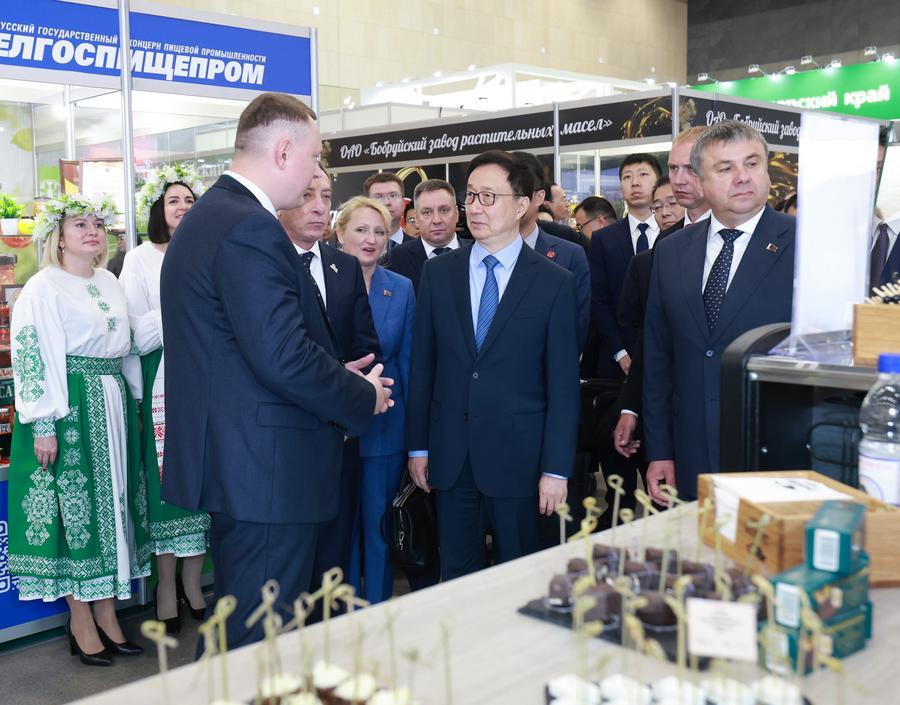 Заместитель председателя КНР призвал к расширению торгово-экономического сотрудничества между Китаем и Беларусью