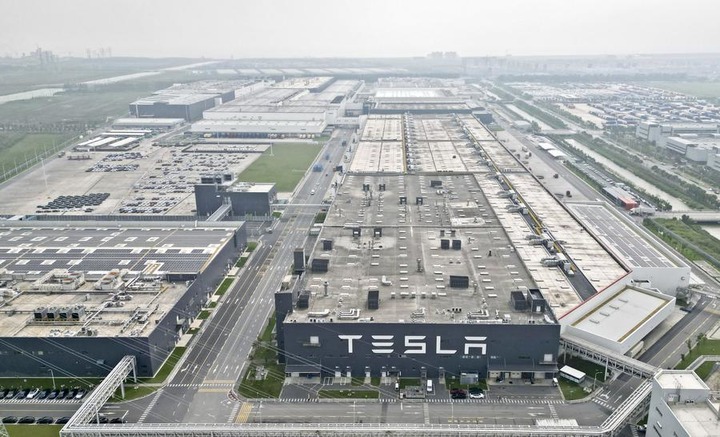 26 сентября 2023 года, Шанхай. Гигафабрика Tesla в новом районе Линьган Китайской /Шанхайской/ пилотной зоны свободной торговли. /Фото: Синьхуа/