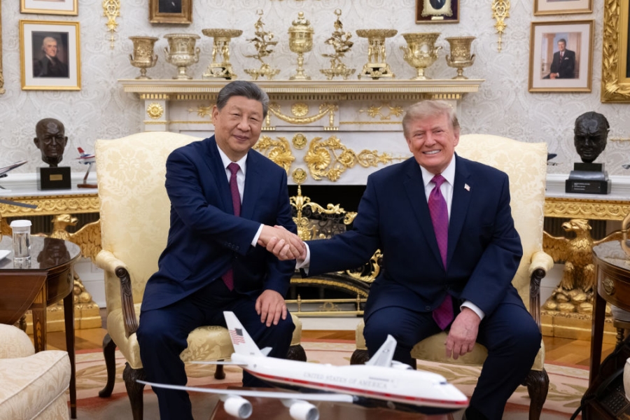 Си Цзиньпин провел с Д. Трампом встречу в узком кругу