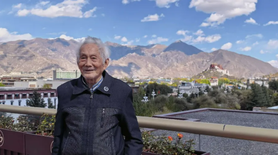 94-летний пенсионер в одиночку покорил Сицзан