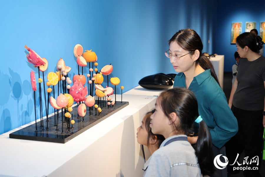 В Сямэне открылась выставка лучших выпускных работ в области декоративно-прикладного искусства