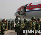 Н-ская часть парашютных войск  НОАК готова высадиться в Вэньчуане