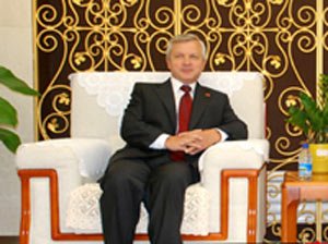 Посол Беларуси в КНР: Беларусь доверяет и любит Китай