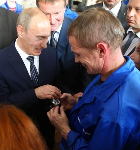 Часы которые путин подарил рабочему Часы которые путин подарил рабочему
