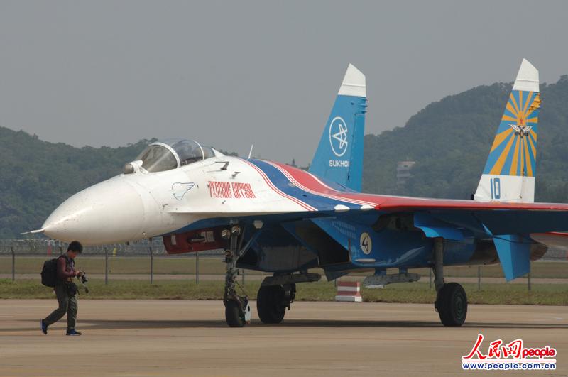 Российская пилотажная группа "Русские витязи" прибыла в город Чжухай