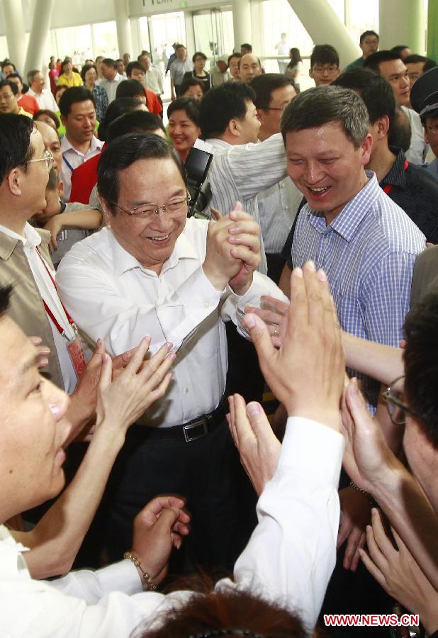 На снимке: 6 декабря 2012 года Юй Чжэншэн в Пекине встретился с делегатами, участвовашими в 15-м Всекитайском съезде Крестьянско-рабочей демократической партии Китая.