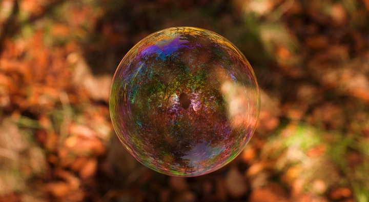 Мир в отражении мыльных пузырей (8)
