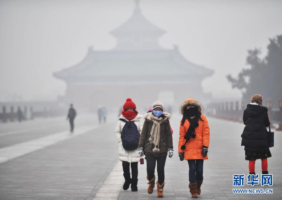 Пекин в четвертый раз за месяц окутала пыльная мгла (24)