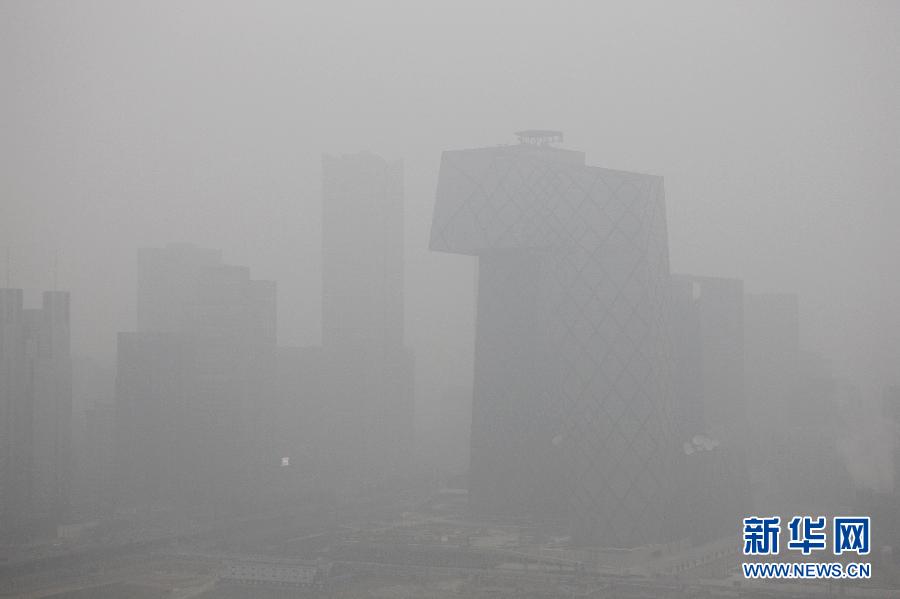 Пекин в четвертый раз за месяц окутала пыльная мгла (16)