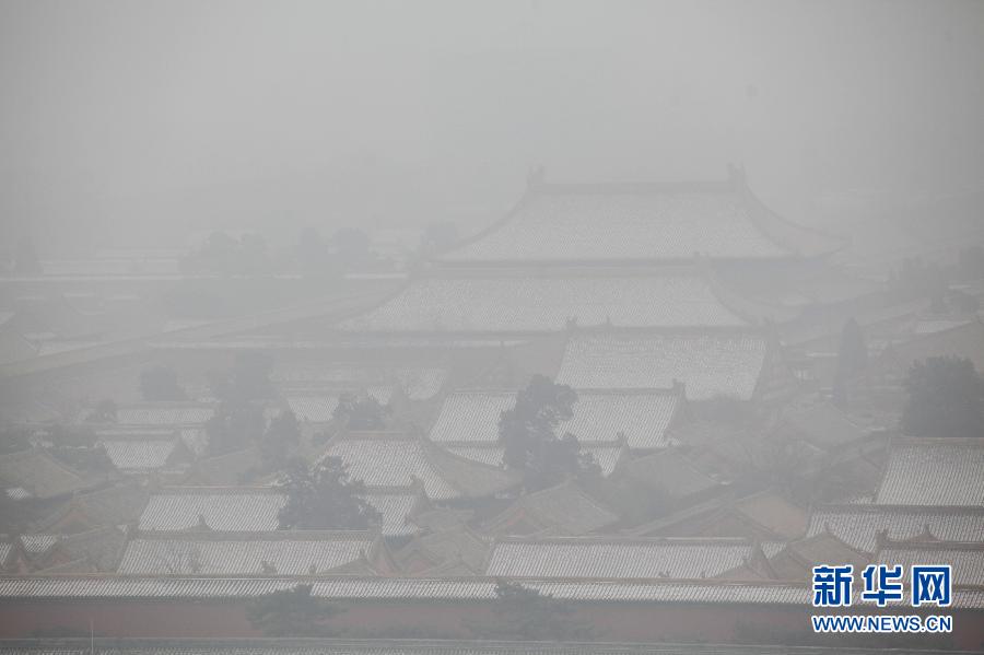 Пекин в четвертый раз за месяц окутала пыльная мгла (2)