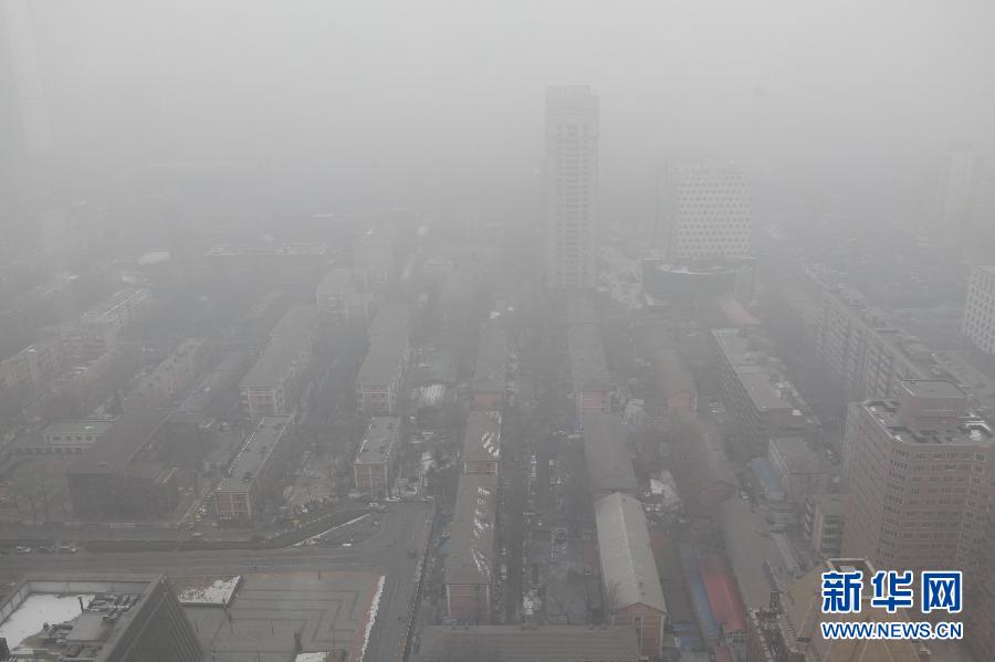 Пекин в четвертый раз за месяц окутала пыльная мгла (3)