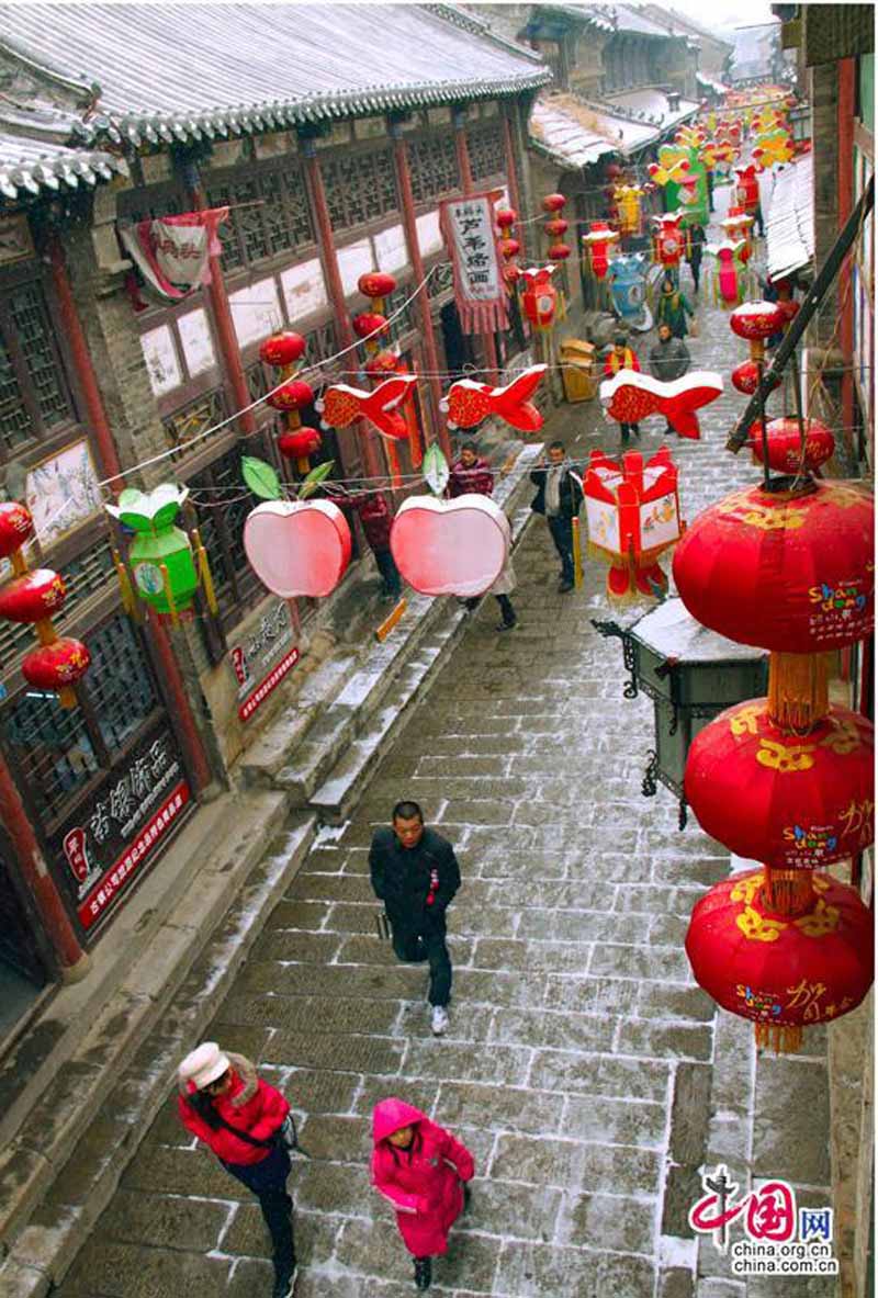 Разнообразные фонари в честь праздника Весны в древнем городке Чжоуцунь (5)