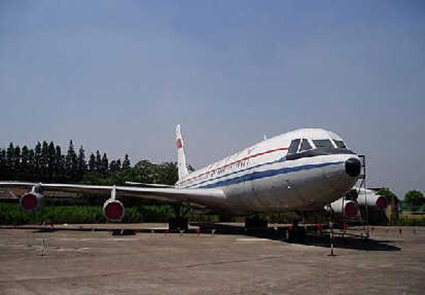 Военно-транспортный самолет "Юнь-10"