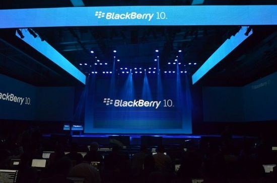 RIM представила первые смартфоны на базе системы BlackBerry 10 (7)