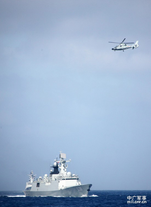 Китайский ВМФ провел боевые учения в Южно-Китайском море (6)