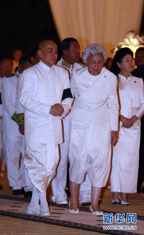 Состоялась церемония кремации останков покойного короля-отца Камбоджи Нородома Сианука (4)