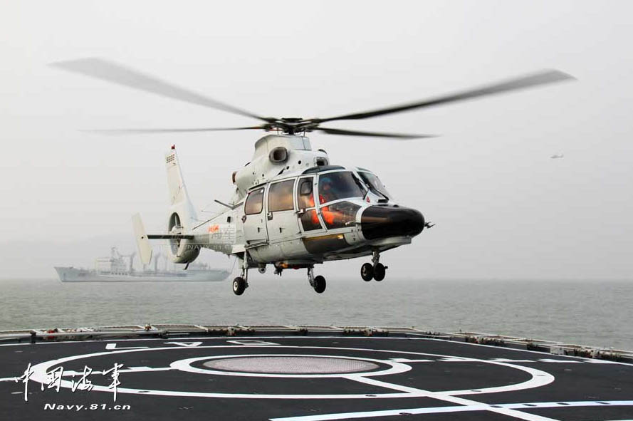 Военно-морская авиация Китая провела интенсивную подготовку по посадке вертолетов (3)