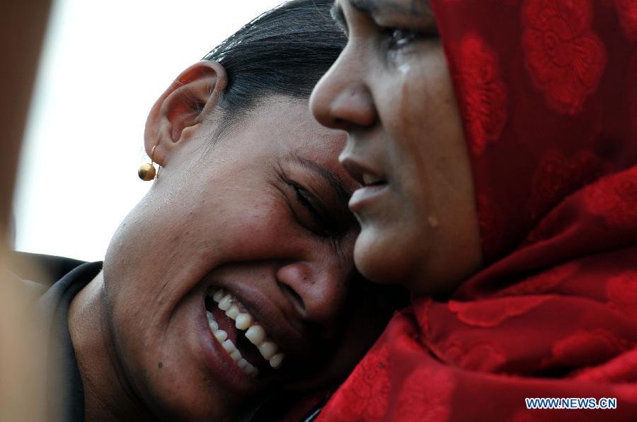 В Бангладеш 12 человек погибли в результате крушения судна (2)