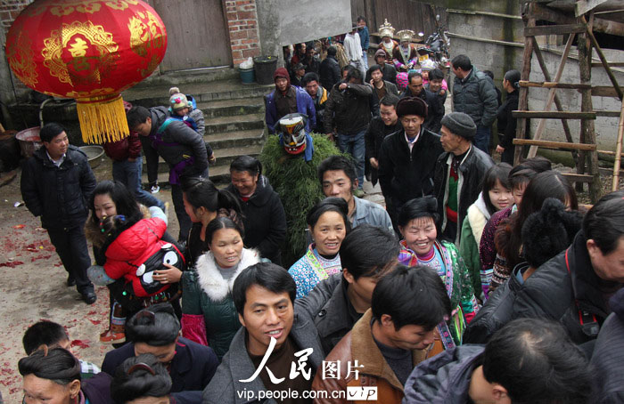 Народность мяо отмечает праздник Манхао (11)