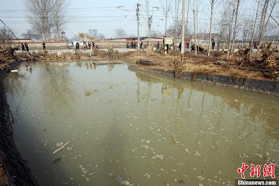 Восстановилось сообщение по железной дороге, поврежденной в результате обрушения плотины водохранилища Цюйтин в Северном Китае (17)