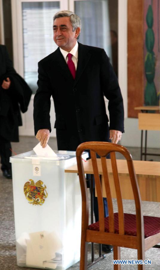 На президентских выборах в Армении победил Серж Саргсян (2)